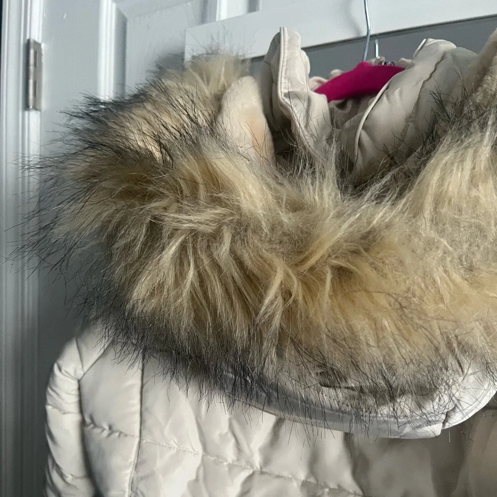 Royal Matrix Puffer Coat with Attachable Hood - Picture 12 of 15